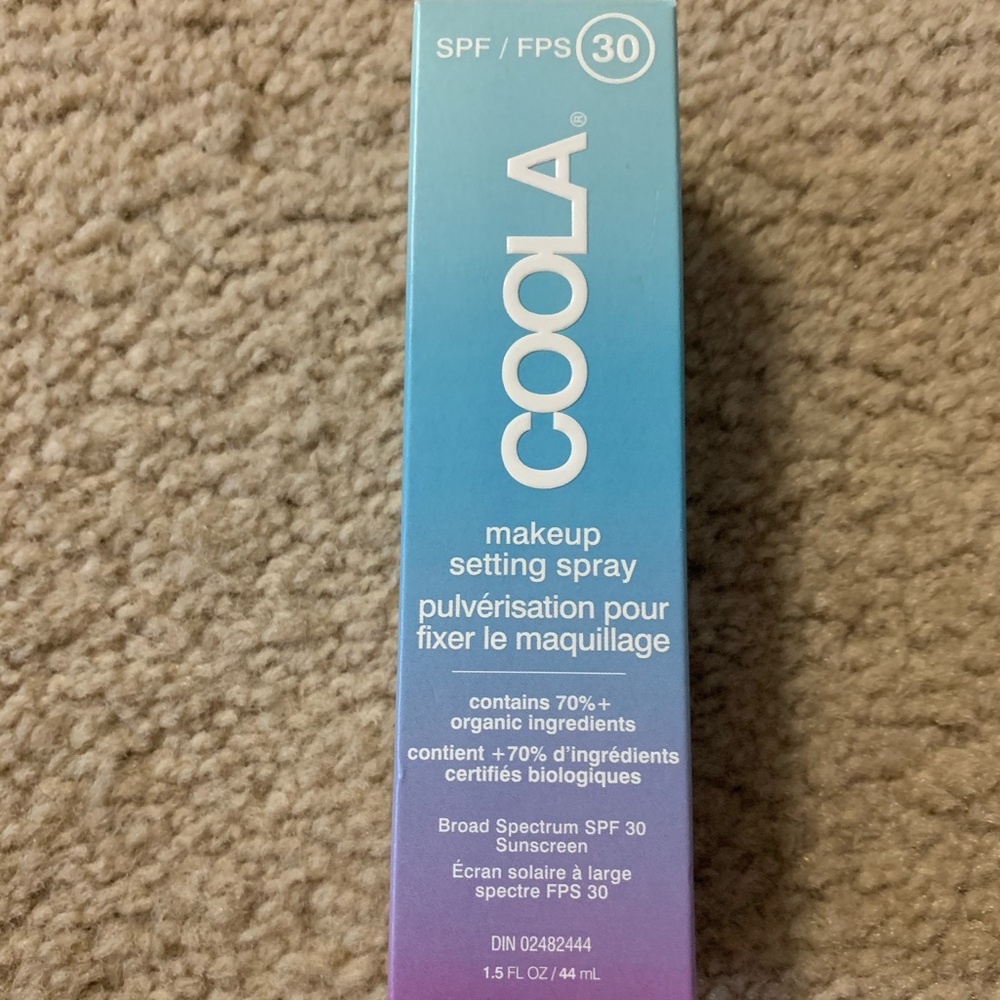 Makeup setting spray